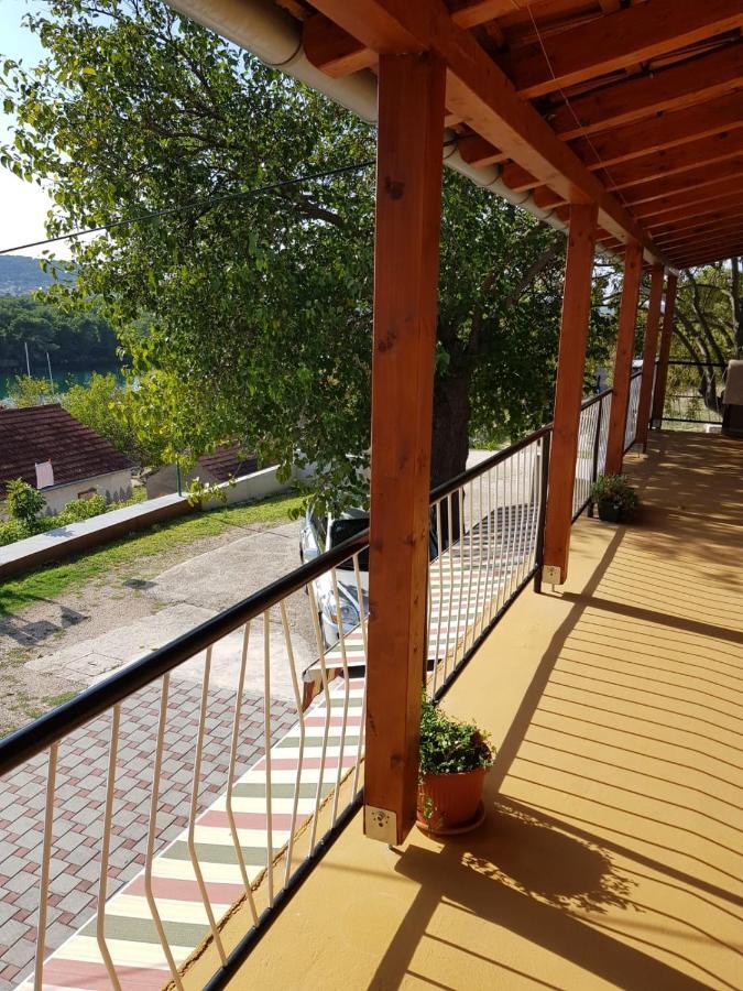 Apartmani Corleone Билице Экстерьер фото